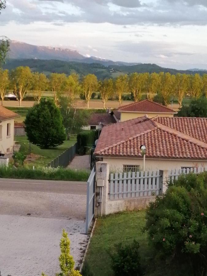 Gite Des Reguinelles Saint-Lattier Eksteriør bilde